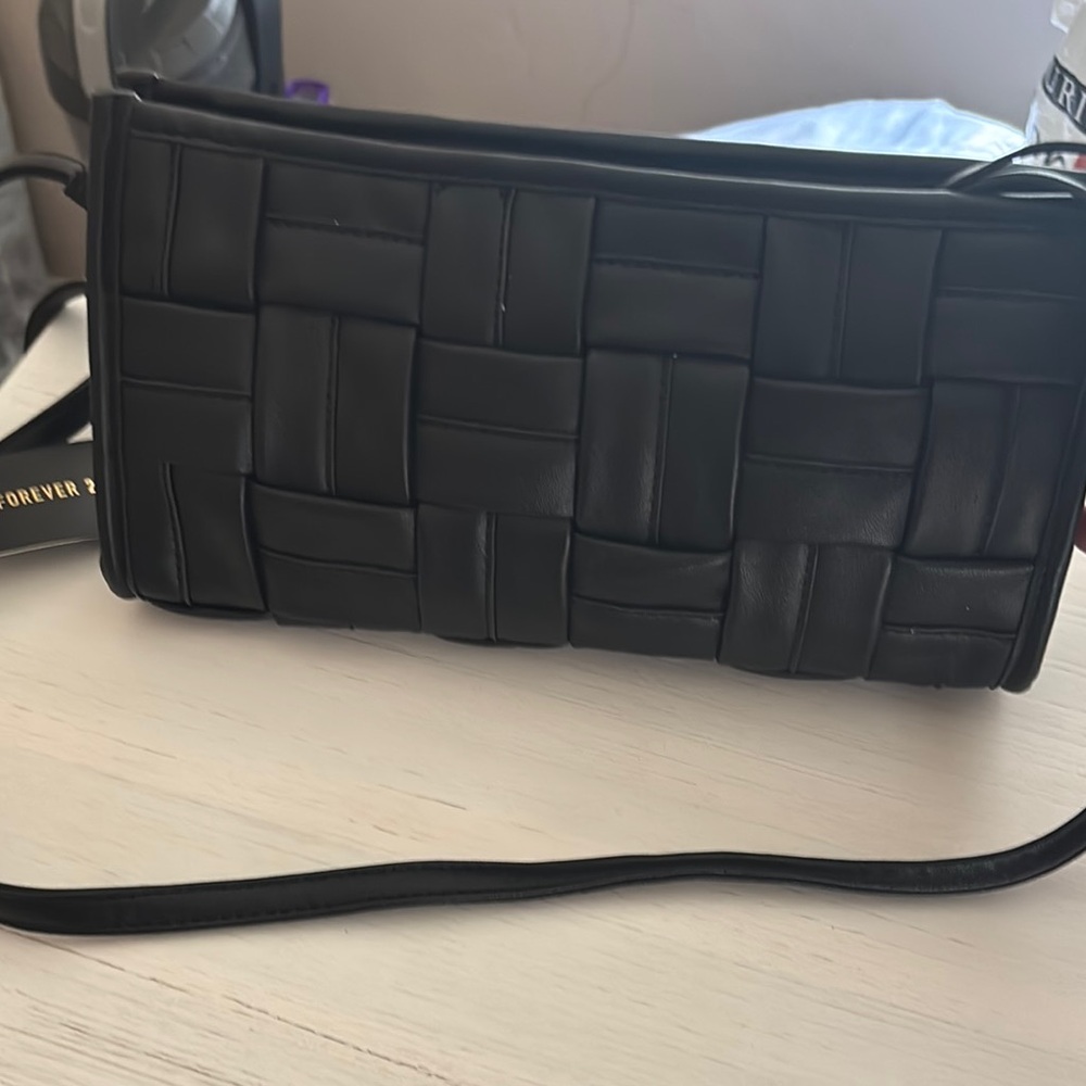 Forever 21 Black Quilted Crossbody Bag